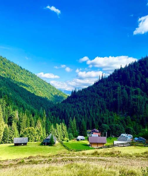 Village Mountains Summer Day — Fotografia de Stock