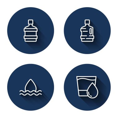 Büyük şişe temiz su, su damlası ve uzun gölgeli cam. Mavi daire düğmesi. Vektör