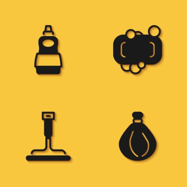 Bulaşık deterjanı şişesi, çöp torbası, pencereler için lastik temizleyici ve uzun gölgeli sabun ikonu hazırla. Vektör