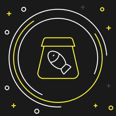 Çevrimiçi sipariş ve fast food siparişi. Siyah arka planda balık ikonu var. Renkli taslak konsepti. Vektör