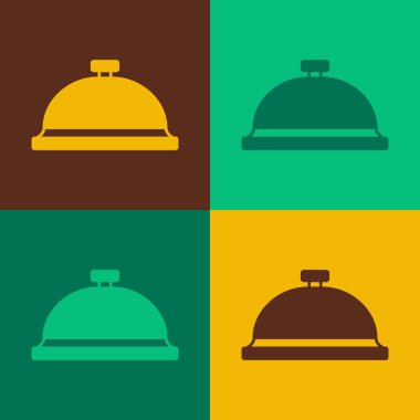 Renkli arka planda izole edilmiş bir tepsi yemek ikonu ile kaplı Pop Art. Tepsi ve kapak işareti. Kapaklı bir restoran saati. Vektör