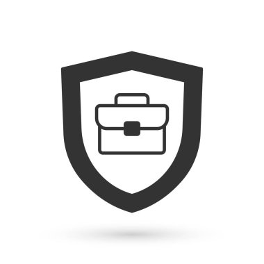 Beyaz zemin üzerinde kalkan simgesi olan gri evrak çantası. Sigorta konsepti. Güvenlik, güvenlik, koruma, konsept koruma. Vektör