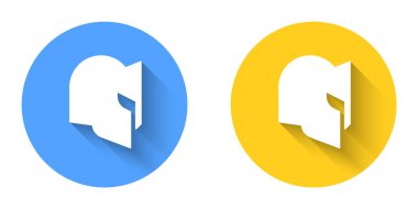 Beyaz Ortaçağ demir miğferi kafa koruma ikonu uzun gölge arkaplan izole. Şövalye miğferi Çember düğmesi. Vektör