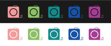 Rulet inşaat simgesini siyah beyaz arkaplanda izole et. Mezura ölçüm sembolü. Vektör