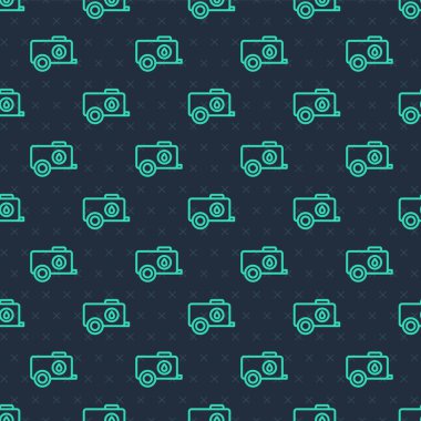 Yeşil çizgi mobil su tankı - bowser simgesi mavi arkaplanda izole edilmiş pürüzsüz desen. Su tankı su getiriyor. Vektör