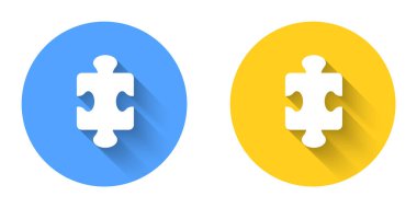 Beyaz yapboz parçaları uzun gölge arkaplan izole oyuncak ikonu. Çember düğmesi. Vektör