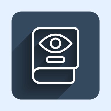 Beyaz çizgi Eskiler 'in sihirli kitabı simya tarifleri, mistik büyüler ve uzun gölgeli arka plan ikonu. Mavi kare düğme. Vektör