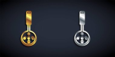 Siyah arkaplanda altın ve gümüş renkli Spatula simgesi var. Mutfak spatula ikonu. Barbekü spatula işareti. Barbekü ve ızgara aleti. Uzun gölge tarzı. Vektör