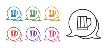 Beyaz arka planda ahşap bira bardağı simgesi belirle. Simgeleri renklendirin. Vektör