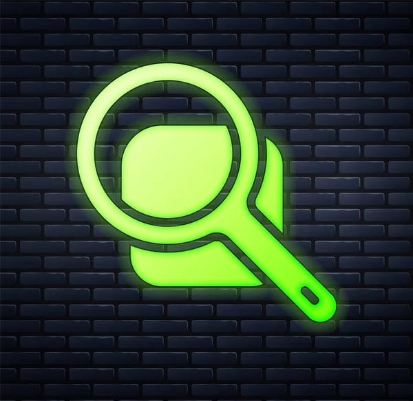 Gloeiende neon Vergrootglas pictogram geïsoleerd op baksteen muur achtergrond. Zoek, focus, zoom, zakelijk symbool. Vector — Stockvector