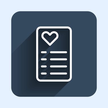 Beyaz çizgi alışveriş listesi simgesi uzun gölge arkaplanı ile izole edildi. Mavi kare düğme. Vektör