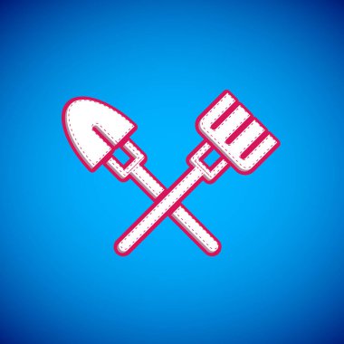 Mavi arka planda beyaz kürek ve tırmık ikonu izole edildi. Bahçecilik, tarım, bahçıvanlık, çiftçilik aletleri. Toprak işçisi. Vektör