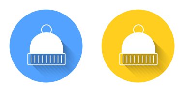 Beyaz Kış şapka simgesi uzun gölge arkaplanı ile izole edilmiş. Çember düğmesi. Vektör