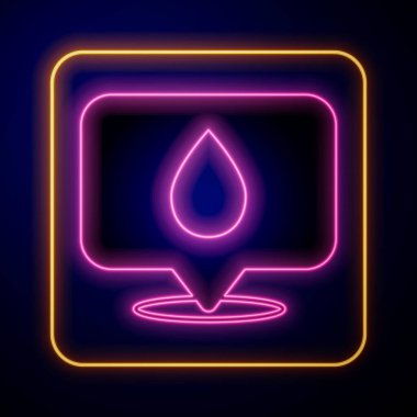 Siyah arkaplanda izole edilmiş konum simgesiyle parlayan neon damlası. Vektör