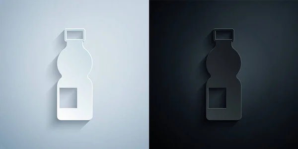 在灰色和黑色背景上隔离的一盒瓶水图标 苏打水的标志 造纸艺术风格 — 图库矢量图片