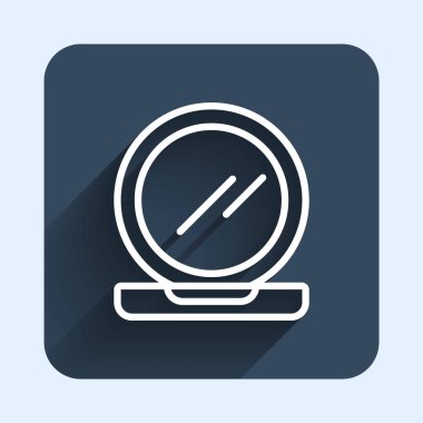 Ayna ikonlu beyaz çizgi makyaj tozu uzun gölge arkaplan izole. Mavi kare düğme. Vektör