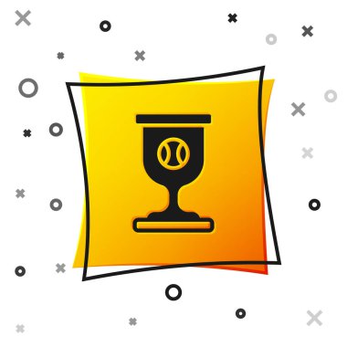 Beyazların arka planında izole edilmiş siyah top ikonu. Galibiyet ödülü sembolü. Şampiyonluk ya da yarışma kupası. Spor başarısı. Sarı kare düğme. Vektör