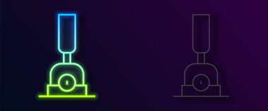 Demiryolu simgesini değiştirmek için parlayan neon hattı Arrow siyah arkaplanda izole edildi. Eski demiryolu rayları. Vektör