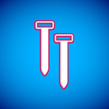 Mavi arka planda beyaz metalik tırnak simgesi var. Vektör