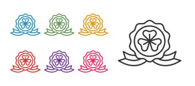 Beyaz arkaplanda izole edilmiş yonca folyo yaprağı simgesi olan çizgi madalyasını ayarla. Aziz Patrick gününüz kutlu olsun. Ulusal İrlanda bayramı. Simgeleri renklendirin. Vektör