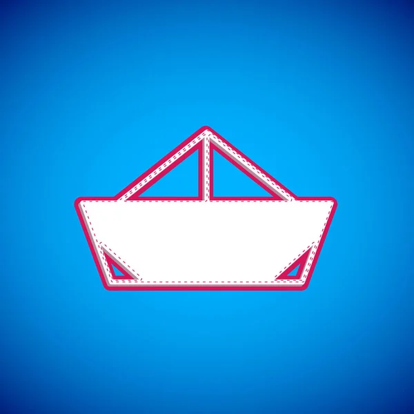 Wit Opgevouwen Papieren Boot Pictogram Geïsoleerd Blauwe Achtergrond Origami Papieren — Stockvector