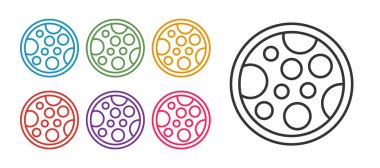 Pizza simgesini beyaz arkaplanda izole et. Fast food menüsü. Simgeleri renklendirin. Vektör