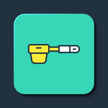 Doldurulmuş kahve filtresi tutacağı simgesi mavi arka planda izole edilmiş. Turkuaz kare düğme. Vektör