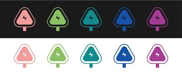 Setzen Sie das Hochspannungszeichen-Symbol isoliert auf schwarzem und weißem Hintergrund. Symbol der Gefahr. Pfeil in Dreieck. Warnsymbol. Vektor — Stockvektor