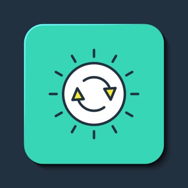 Doldurulmuş Güneş enerjisi simgesi mavi arkaplanda izole edilmiş. Yıldırım sembollü güneş. Turkuaz kare düğme. Vektör