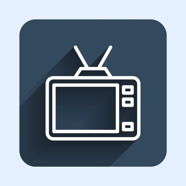 Linha branca ícone Retro tv isolado com fundo de sombra longa. Sinal de televisão. Botão quadrado azul. Vetor — Vetor de Stock