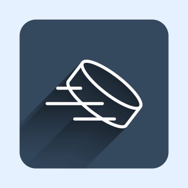 Beyaz çizgi Hokey Diski simgesi uzun gölge arkaplanı ile izole edildi. Mavi kare düğme. Vektör