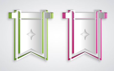 Kağıt kesiği Ortaçağ bayrağı simgesi gri arkaplanda izole edildi. Bir kral ya da kraliçe tarafından yönetilen ülke, devlet ya da bölge. Kağıt sanatı tarzı. Vektör