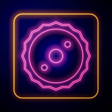 Siyah arka planda parlayan neon neon testere bıçak ikonu var. Testere tekerleği. Vektör