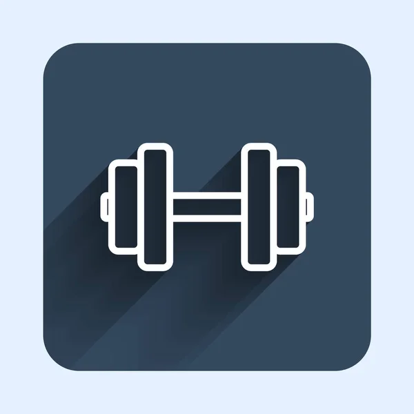 Icono de Dumbbell de línea blanca aislado con fondo de sombra largo. Levantamiento muscular, barra de fitness, equipo deportivo. Botón cuadrado azul. Vector — Archivo Imágenes Vectoriales