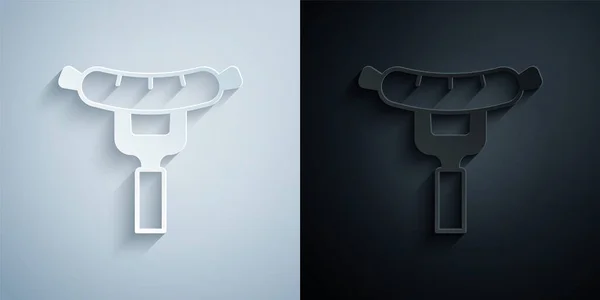 Corte de papel Salchicha en el icono de la horquilla aislada sobre fondo gris y negro. Salchicha a la parrilla y signo de aroma. Estilo de arte de papel. Vector — Vector de stock