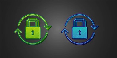 Siyah arkaplanda yeşil ve mavi kilit simgesi izole edildi. Asma kilit işareti. Güvenlik, güvenlik, koruma, gizlilik kavramı. Vektör.