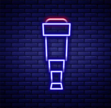 Parlayan neon hattı Spyglass teleskop mercek simgesi tuğla duvar arka planında izole edildi. Denizci dürbünü. Renkli taslak konsepti. Vektör