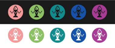 Siyah beyaz arka planda izole edilmiş bir tabak ikonuna soya soslu servis edilmiş balık koyun. Vektör