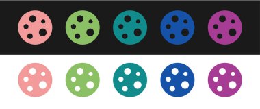 Ay simgesini siyah beyaz arkaplanda izole et. Vektör