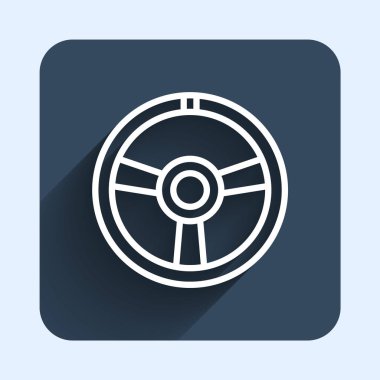 Beyaz çizgili direksiyon ikonu uzun gölgeli arka planda izole edilmiş. Araba tekeri ikonu. Mavi kare düğme. Vektör