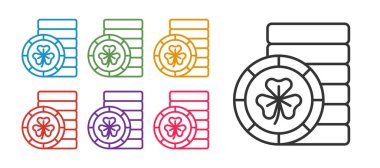 Altın Leprikon madeni para beyaz arka planda izole yonca folyo yaprak ikonu ile çizgi ayarlayın. Aziz Patrick gününüz kutlu olsun. Ulusal İrlanda bayramı. Simgeleri renklendirin. Vektör