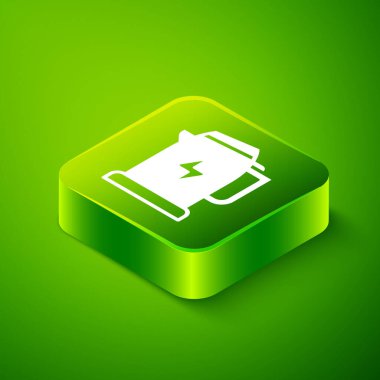 Isometric Electric Kettle simgesi yeşil arkaplanda izole edildi. Çaydanlık ikonu. Yeşil kare düğmesi. Vektör