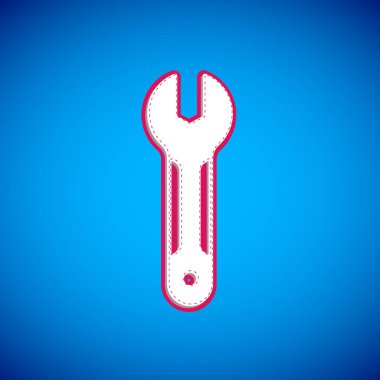 Mavi arkaplanda beyaz anahtarlı simge izole edildi. Anahtar tamir aleti. Servis aracı sembolü. Vektör