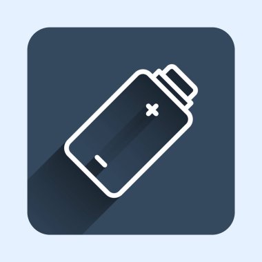 Beyaz çizgi Batarya şarj seviyesi gösterge simgesi uzun gölge arkaplan izole. Mavi kare düğme. Vektör