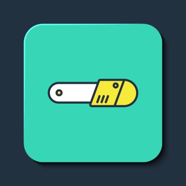 Doldurulmuş zincir testere simgesi mavi arkaplanda izole edildi. Turkuaz kare düğme. Vektör