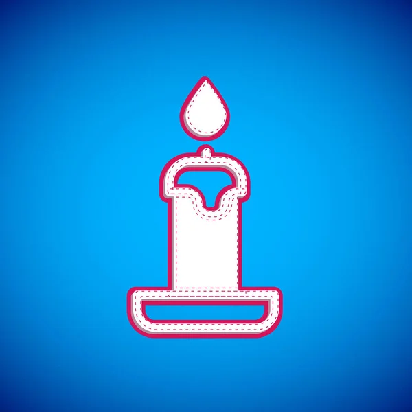 Vela Blanca Ardiente Icono Del Candelero Aislado Sobre Fondo Azul — Vector de stock