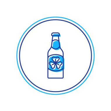 Beyaz arka planda izole edilmiş yonca folyo yaprağı ikonu ile ana hatlarıyla doldurulmuş bira şişesi. Aziz Patrick gününüz kutlu olsun. Ulusal İrlanda bayramı. Vektör