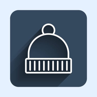 Beyaz çizgi kış şapkası simgesi uzun gölge arkaplan izole. Mavi kare düğme. Vektör