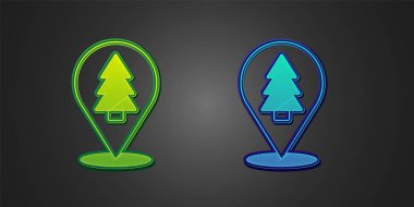 Siyah arka planda izole edilmiş yeşil ve mavi Noel ağacı simgesi. Mutlu Noeller ve mutlu yıllar. Vektör