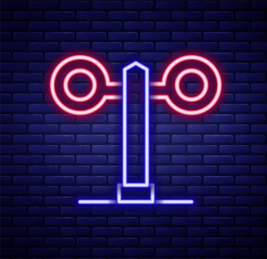 Parlayan neon hattı trafik ışığı ikonu tuğla duvar arka planında izole edildi. Trenlerin hareketlerini düzenlemek için demiryolu için trafik ışıkları. Renkli taslak konsepti. Vektör